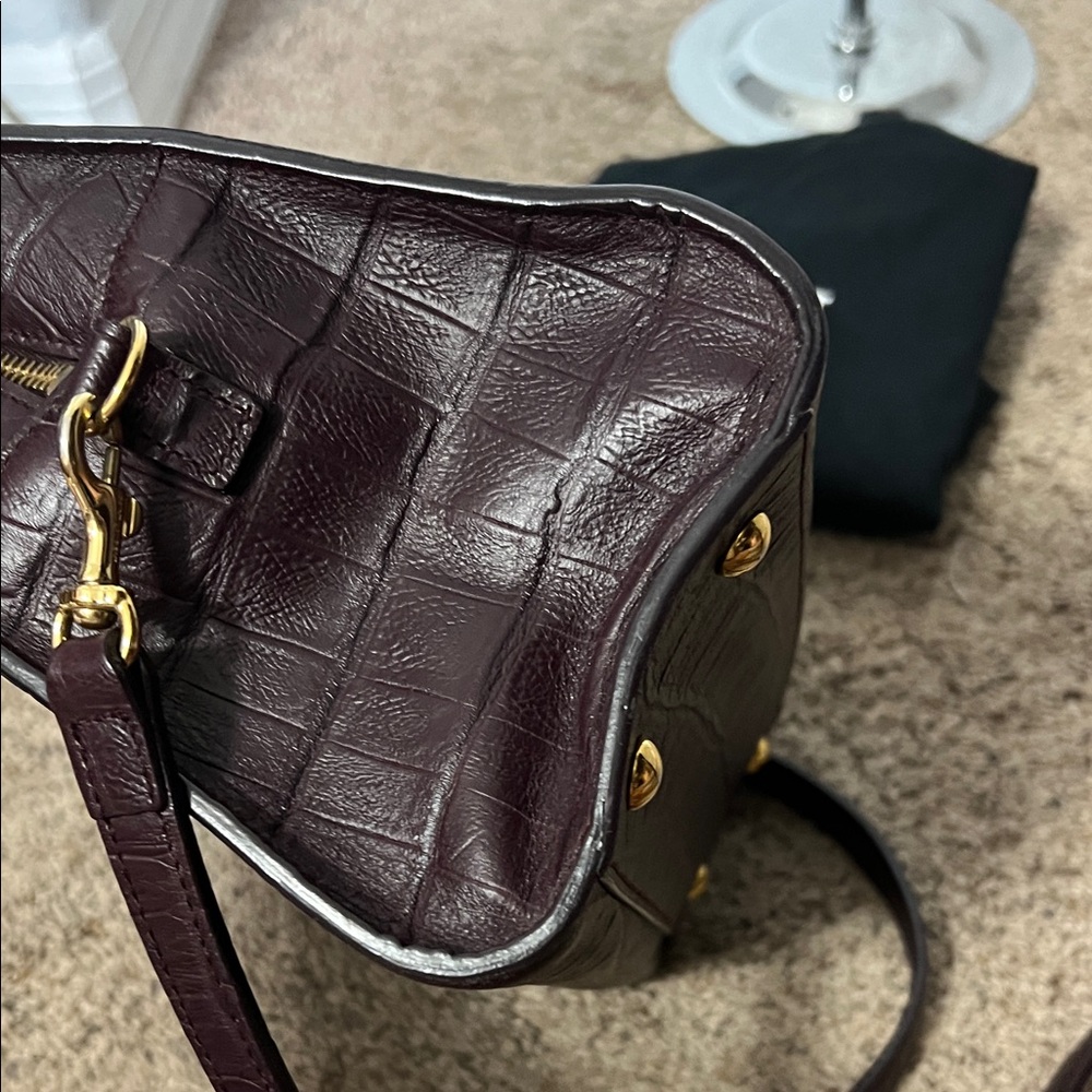 2055 Saint Laurent Cabas with Crocodile Embossing - Picture 4 of 11